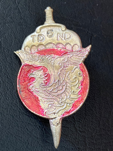 Viet War - ARVN 5th Airborne Cap Badge