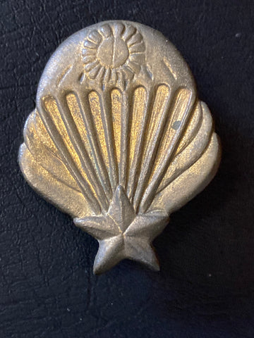 Viet War ARVN Airborne Battalion Cap Badge