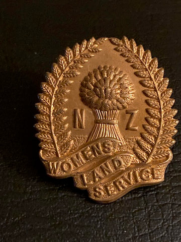 NZ Women's Land Service Cap Badge