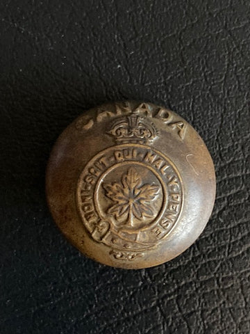 Canada - WW2 Brass Button .