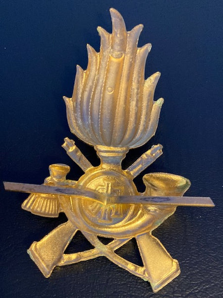 Italy - Customs / Ministry of Finance Cap Badge