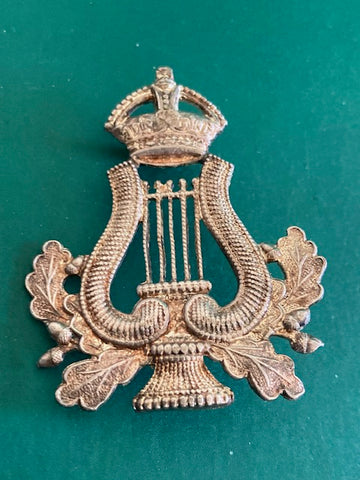 British - Artillery Bandsman Silvered Cap Badge