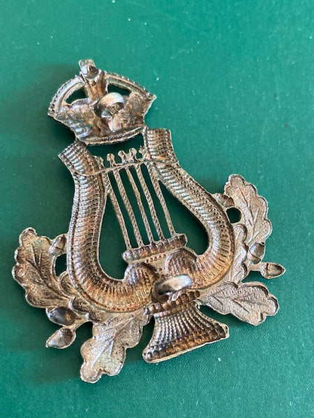 British - Artillery Bandsman Silvered Cap Badge