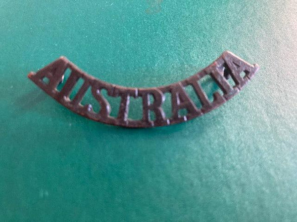 WW2 Era - Australian Shoulder Title Badge