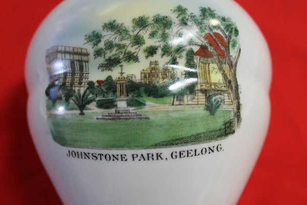 Johnstone Park Geelong Souvenir Ware Vase
