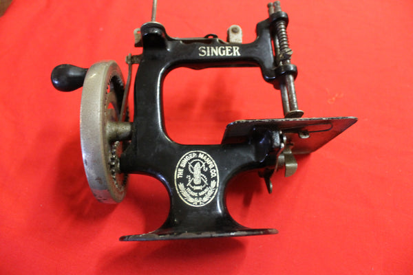 1914 -Singer Toy Sewing Machine