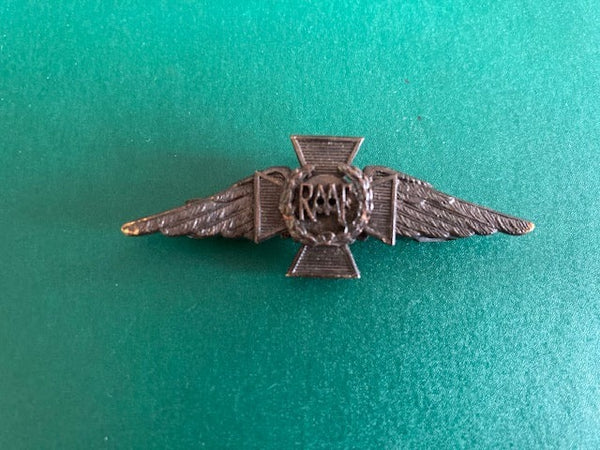 WW2 - RAAF Christian Chaplain's Cap Badge
