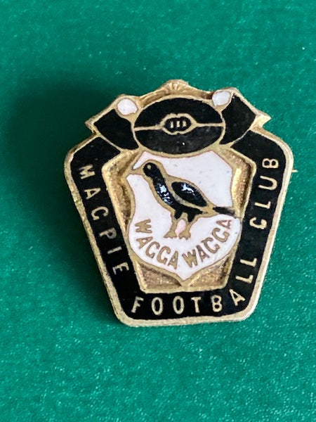 Vintage - Magpie Football Club Enamel Badge