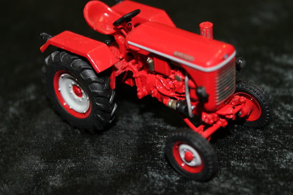 1:43 - 1956 Champion Diecast Tractor