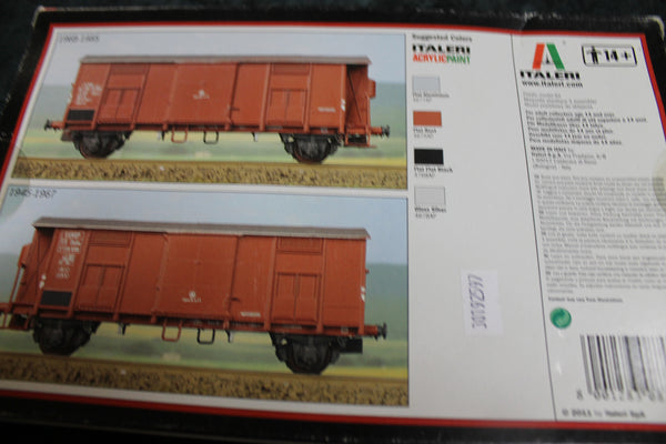 Italeri 8703 HO Freight Car Kit