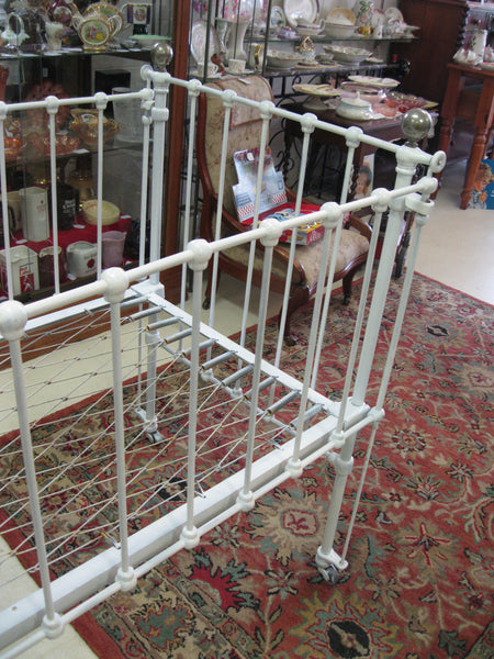 Vintage Iron Child's Cot