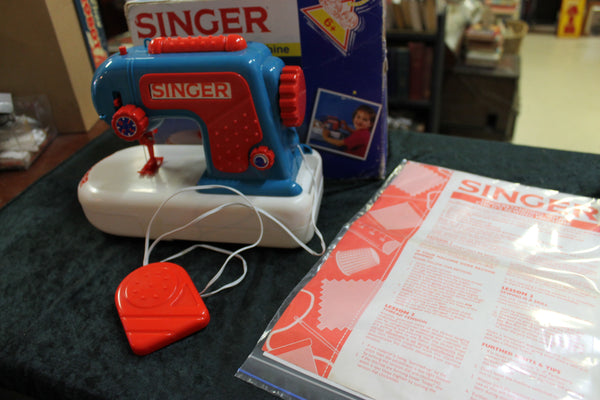 Singer Toy Chainstitch Sewing Machine