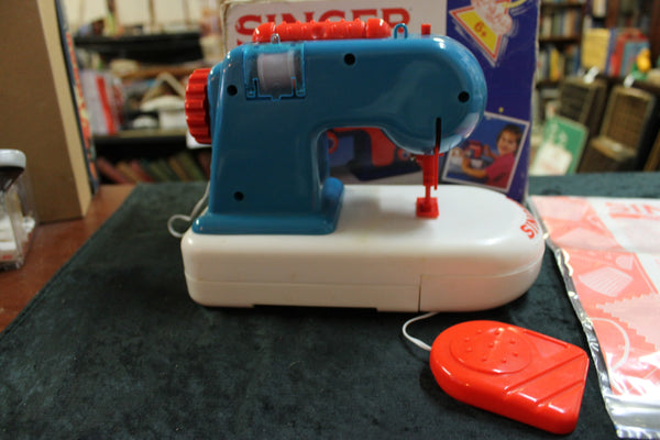 Singer Toy Chainstitch Sewing Machine
