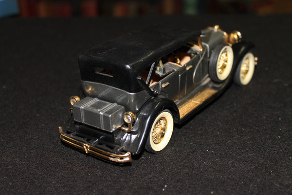 1930 - Duesenberg Classic Car Table Lighter